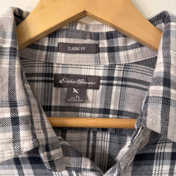 Eddie Bauer Men's Flannel Shirt - Picture 2 of 8